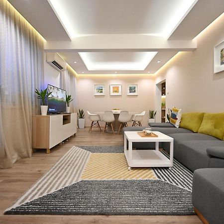 Modern Central 2-Bedroom Apartment With Parking Varna Exterior photo