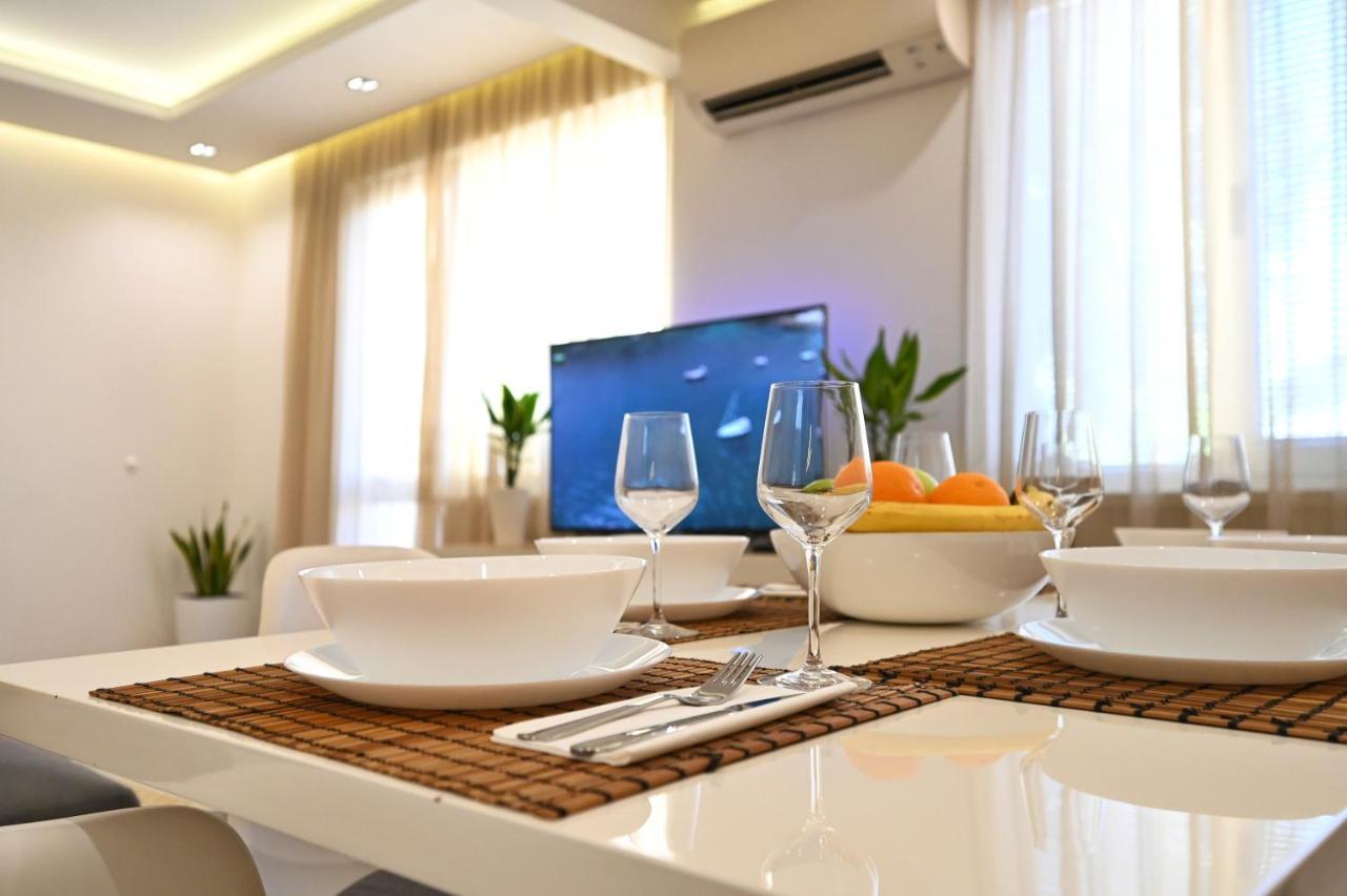 Modern Central 2-Bedroom Apartment With Parking Varna Exterior photo