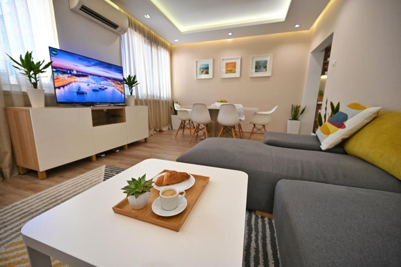Modern Central 2-Bedroom Apartment With Parking Varna Exterior photo