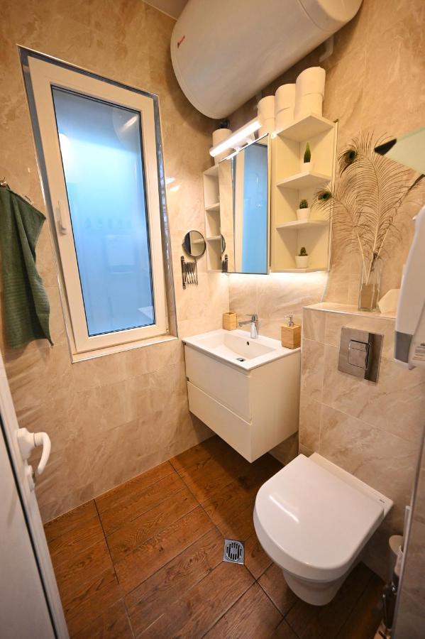 Modern Central 2-Bedroom Apartment With Parking Varna Exterior photo